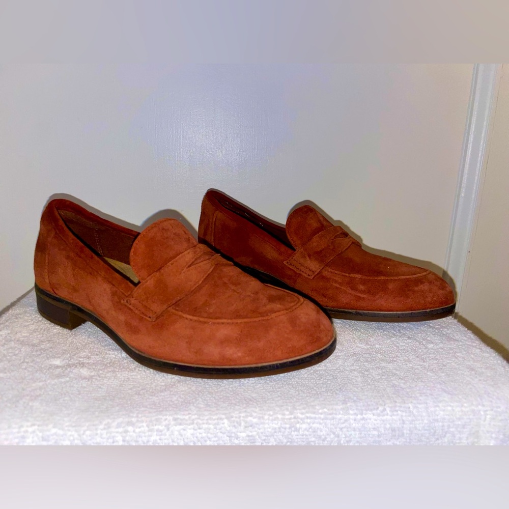 Clarks Trish Rose Suede Comfort Loafer in Mahogany
